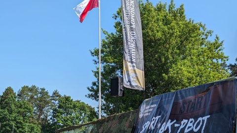 100 żołnierzy zawodowych i ochotników z całej Polski - wśród nich także kobiety - rywalizuje w Bydgoszczy w crossficie/fot. materiały organizatorów