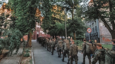 W Kujawsko-Pomorskiem szkoli się ponad 2300 żołnierzy obrony terytorialnej. Wszyscy musieli w sobotę rano stawić się w jednostkach/fot. st. szeregowy Kacper Kaliszewski