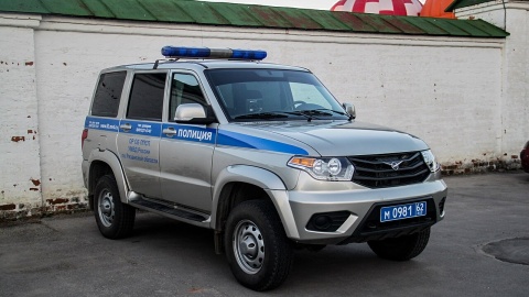 Resort spraw wewnętrznych Dagestanu poinformował, że nieznani sprawcy otworzyli ogień w stronę cerkwi i synagogi w Derbencie około godz. 18:00, zaś inna grupa ostrzelała posterunek policji drogowej w Machaczkale, 120 km na północ od Derbentu/fot. ilustracyjna, Полицейский автомобиль УАЗ Патриот Max071086 - Praca własna, CC BY-SA 4.0