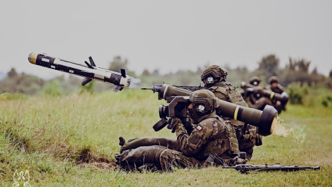 Centrum Szkolenia Wojsk Obrony Terytorialnej zaprezentowało film z majowych ćwiczeń, podczas których żołnierze strzelali m.in. z granatników i wyrzutni Javelin/fot: CS WOT