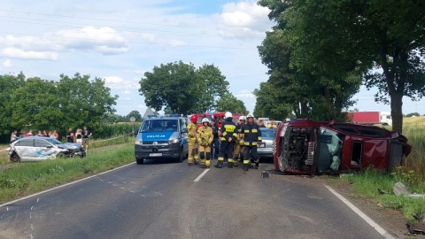W środę (17 lipca), kilka minut przed 15:00 na drodze krajowej numer 15 w miejscowości Małki doszło do zdarzenia drogowego, w którym udział brało 5 samochodów/fot. Policja