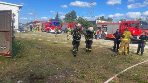 Po dwóch godzinach udało się zagasić pożar na terenie warsztatu samochodowego w Solcu Kujawskim/fot: Facebook, OSP Solec Kujawski