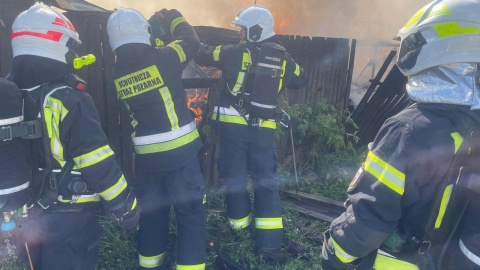 Po dwóch godzinach udało się zagasić pożar na terenie warsztatu samochodowego w Solcu Kujawskim/fot: Facebook, OSP Solec Kujawski