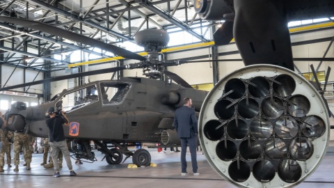 Prezentacja bojowego śmigłowca Apache w Inowrocławiu. Polska podpisała umowę na zakup tych maszyn/fot. PAP/Tytus Żmijewski