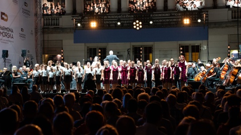 Koncert z cyklu „Filharmonia pod gwiazdami” przed Filharmonią Pomorską w Bydgoszczy. Zabrzmiały „Carmina Burana” Orffa/fot. K. Szewczyk, M. Talkowski, Filharmonia Pomorska im. I. J. Paderewskiego w Bydgoszczy