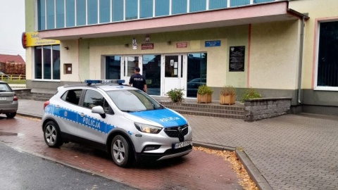 Policjanci sprawdzają ulice w okolicach szkół/fot. materiały policji