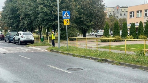 Policjanci sprawdzają ulice w okolicach szkół/fot. materiały policji