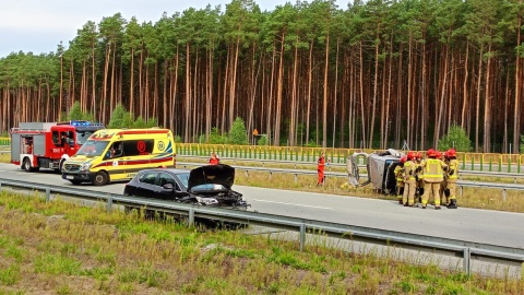 Na miejscu pracowali strażacy, pomocy poszkodowanym udzielali ratownicy medyczni/fot. Bydgoszcz998, Facebook