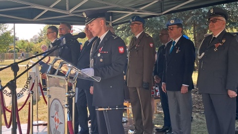 Obchody Święta Lotnictwa przed pomnikiem poległych na frontach II wojny światowej Lotników Ziemi Bydgoskiej/fot. Damian Klich