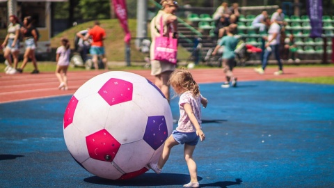 Kujawsko-Pomorski Związek Piłki Nożnej zaprasza na piłkarski piknik dla dziewczyn i kobiet, który odbędzie się na stadionie Gwiazdy Bydgoszcz/fot: Joanna Blachowiak