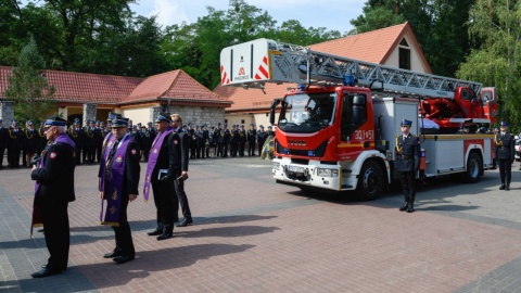 W Poznaniu odbył się pogrzeb Patryka Michalskiego. Strażaka, który zginął w pożarze w jednej z kamienic/fot: PAP, Jakub Kaczmarczyk