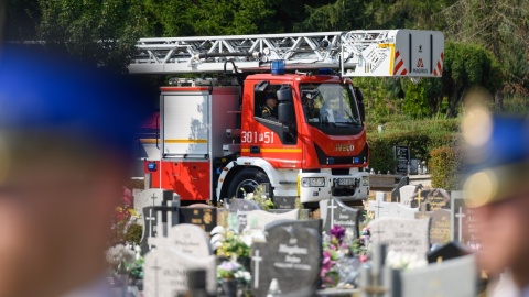 W Poznaniu odbył się pogrzeb Patryka Michalskiego. Strażaka, który zginął w pożarze w jednej z kamienic/fot: PAP, Jakub Kaczmarczyk