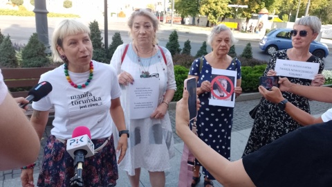 Protest podczas sesji zapowiedziała Toruńska Brygada Feministyczna/fot. Michał Zaręba