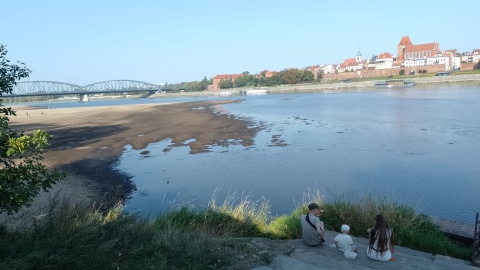 Wisła w Toruniu wyparowuje.../fot. Michał Zaręba