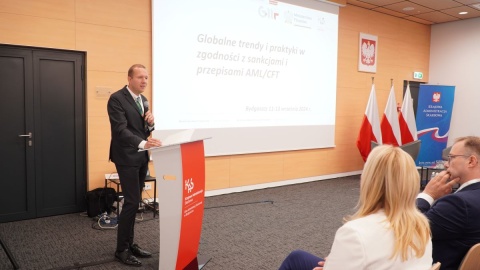 W Bydgoszczy rozpoczęła się trzecia edycja Konferencji dla Jednostek Współpracujących w zakresie stosowania przepisów ustawy AML, czyli regulacji, które mają za zadanie uniemożliwić pranie brudnych pieniędzy i finansowanie terroryzmu/fot. Krajowa Administracja Skarbowa