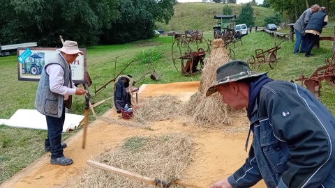 Podczas Festiwalu Smaku w Grucznie można było nie tylko posmakować dawnych, regionalnych przysmaków, ale też przekonać się, jak wyglądały nieco zapomniane zawody/fot: Marcin Doliński