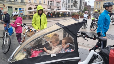 W niedzielę (15 września) z bydgoskiego Starego Rynku wystartowało XII Bydgoskie Święto Cykliczne/fot: Damian Klich