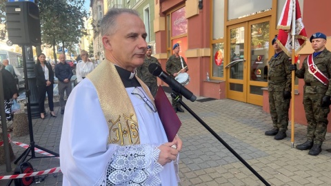 Tablicę poświęconą generałowi Stanisławowi Grzmot-Skotnickiemu odsłonięto na kamienicy przy ul. Gdańskiej 42 w Bydgoszczy/fot. Izabela Langner