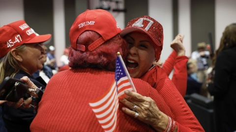 Wyborcy Donalda Trumpa już triumfują/fot. PAP/EPA/CAROLINE BREHMAN