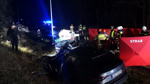 Tragedia na DK nr 10 w Przyłubiu. Dwie osoby zginęły w zderzeniu trzech samochodów/fot. KMP Bydgoszcz