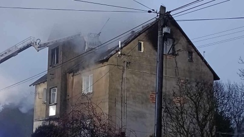 Płonął wielorodzinny dom w Sobiejuchach/fot. OSP Wawrzynki