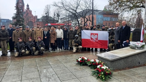 W Bydgoszczy uczniowie klasy wojskowej Akademickiego Liceum Ogólnokształcącego złożyli ślubowanie/fot. Tatiana Adonis