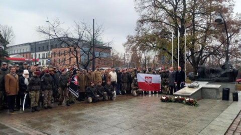 W Bydgoszczy uczniowie klasy wojskowej Akademickiego Liceum Ogólnokształcącego złożyli ślubowanie/fot. Tatiana Adonis