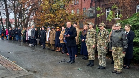 W Bydgoszczy uczniowie klasy wojskowej Akademickiego Liceum Ogólnokształcącego złożyli ślubowanie/fot. Tatiana Adonis