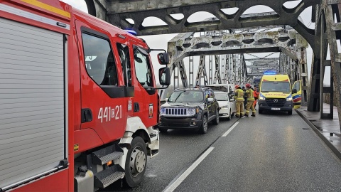 Początkowo ruch był wstrzymany, a później odbywał się wahadłowo/fot. KM PSP w Grudziądzu