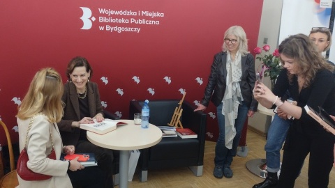 Anne Applebaum spotkała się z czytelnikami w Wojewódzkiej i Miejskiej Bibliotece Publicznej w Bydgoszczy/fot. Maciej Wilkowski