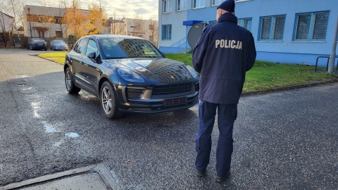 Policjanci z Włocławka odzyskali skradzione w Niemczech porsche/fot. KMP Włocławek