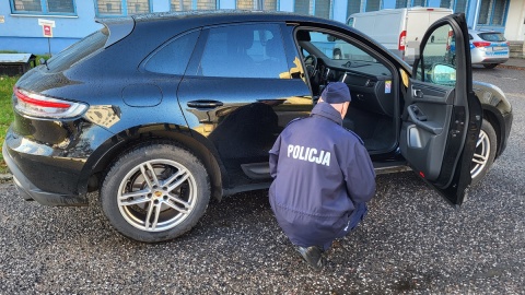 Policjanci z Włocławka odzyskali skradzione w Niemczech porsche/fot. KMP Włocławek