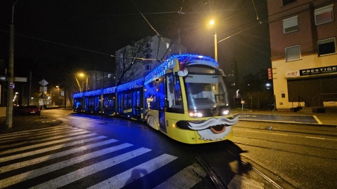 Świąteczny tramwaj w Toruniu/fot. MZK w Toruniu