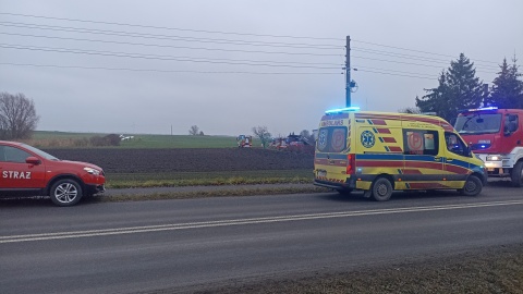 Wypadek awionetki w miejscowości Watorowo/fot. Komenda Powiatowa Państwowej Straży Pożarnej w Chełmnie, Facebook