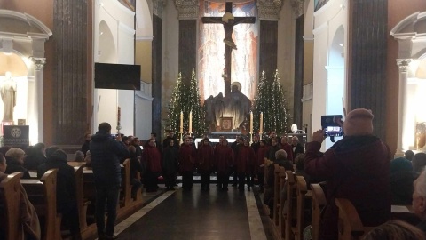 Chóry połączyły siły w Bydgoszczy. Cichą noc zaśpiewały na kilkaset głosów