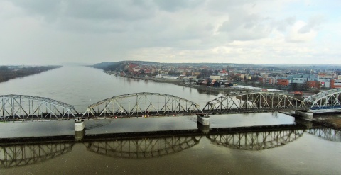 Pociągi znowu jeżdżą przez most na Wiśle. Po remoncie torów w Grudziądzu