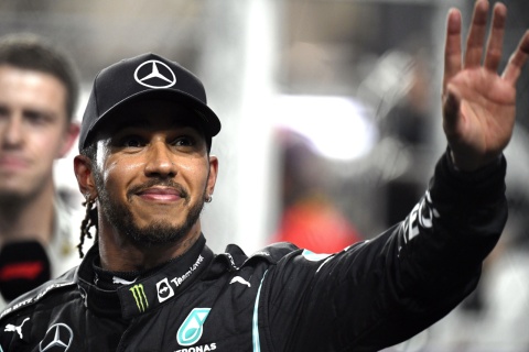 Wielki transfer w Formule 1. Lewis Hamilton przejdzie do Ferrari w 2025 roku