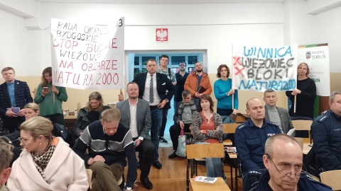 Toruńscy społecznicy nie chcą budowy wieżowca. Protest na spotkaniu z prezydentem [zdjęcia]