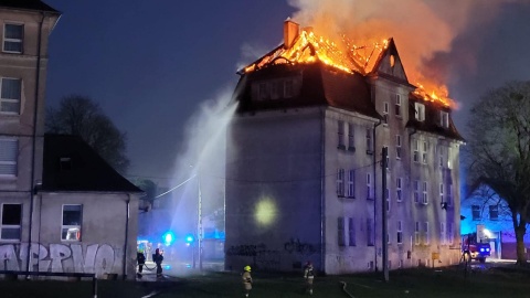 Wielki pożar w Grudziądzu. Jedna osoba nie żyje. Pozostali mieszkańcy się uratowali [zdjęcia]