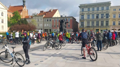 Słońce za oknem Czas wyciągnąć rowery z piwnicy Bydgoska Masa Krytyczna rozpoczęła sezon