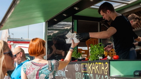 Potrawy z całego świata na Wyspie Młyńskiej. Startuje Festiwal Smaków Food Trucków