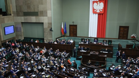 Sejm przegłosował ustawę Aktywny rodzic o wspieraniu rodziców. Babciowe coraz bliżej