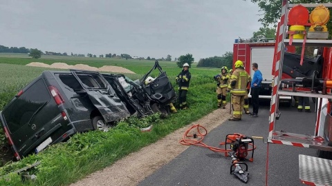 Samochód osobowy wjechał do rowu w Brześciu. Czworo dzieci trafiło do szpitala