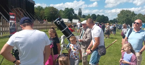 Patrzyli prosto w Słońce i odbywali loty kosmiczne Astrofestiwal w Inowrocławiu