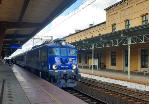 Czujniki wykryją zbliżający się pociąg. Nowe rozwiązania na trasie Toruń - Bydgoszcz