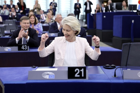 Europosłowie zdecydowali: von der Leyen ponownie szefową Komisji Europejskiej