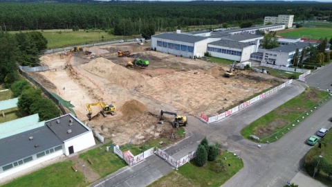 Na parterze hala lekkoatletyczna, w piwnicy strzelecka. Budowa przy Stadionie Zawiszy