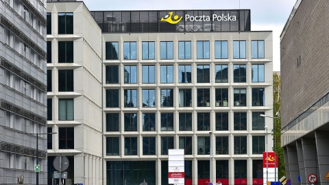 Poczta Polska planuje dobrowolne odejścia jeszcze w tym roku. To część transformacji