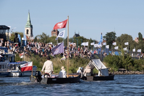 Tu można spotkać flisaków, rzemieślników, wikingów Festiwal Wisły w Toruniu [zdjęcia]