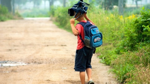 Książki w rękę i do plecaka. Eksperci w bydgoskim NFZ doradzali, jak dbać o zdrowie najmłodszych